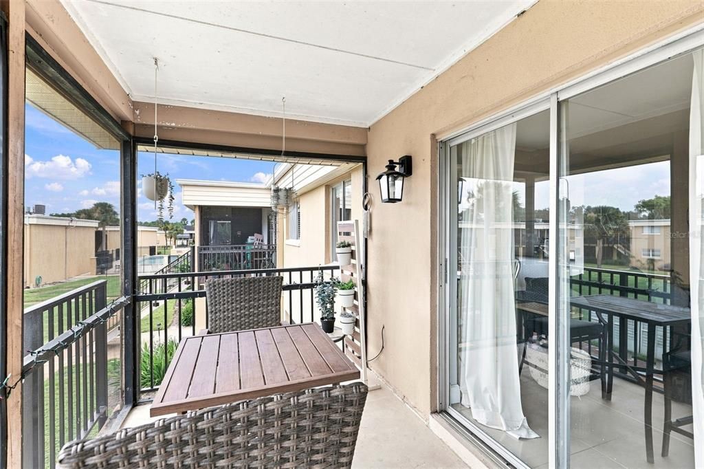 For Sale: $140,000 (1 beds, 1 baths, 644 Square Feet)