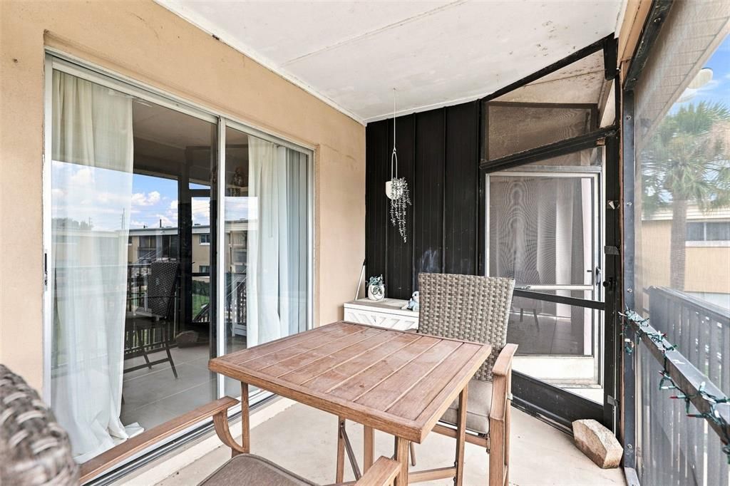 For Sale: $140,000 (1 beds, 1 baths, 644 Square Feet)
