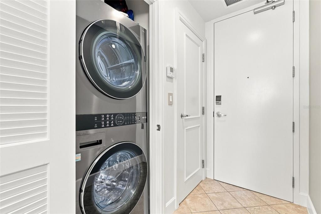 For Sale: $235,000 (1 beds, 1 baths, 644 Square Feet)