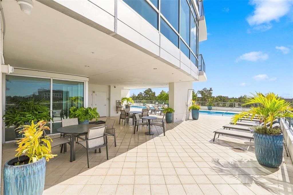 For Sale: $235,000 (1 beds, 1 baths, 644 Square Feet)