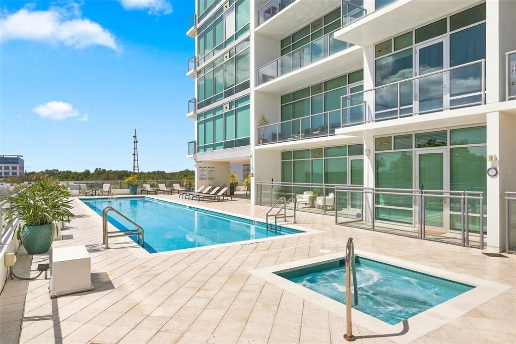 For Sale: $235,000 (1 beds, 1 baths, 644 Square Feet)