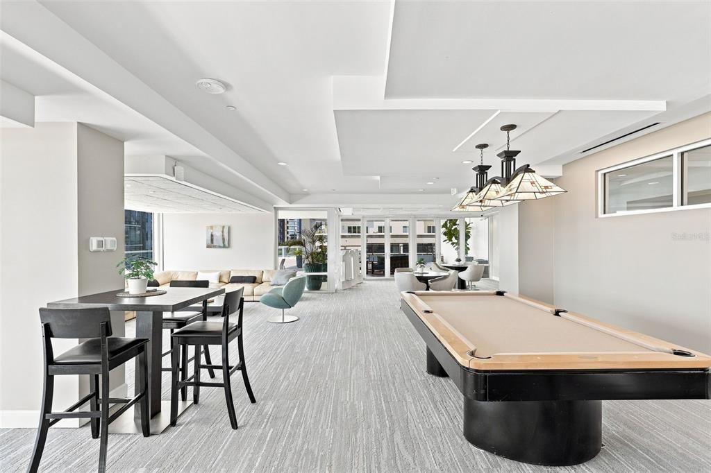 For Sale: $235,000 (1 beds, 1 baths, 644 Square Feet)