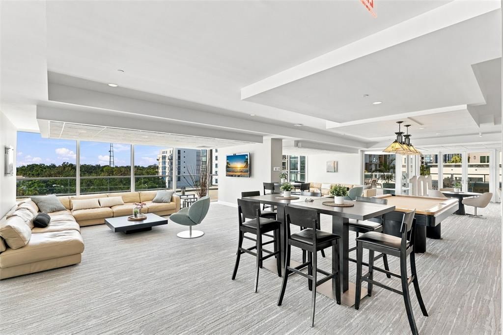 For Sale: $235,000 (1 beds, 1 baths, 644 Square Feet)