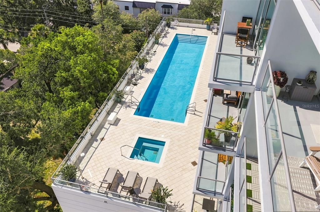 For Sale: $235,000 (1 beds, 1 baths, 644 Square Feet)