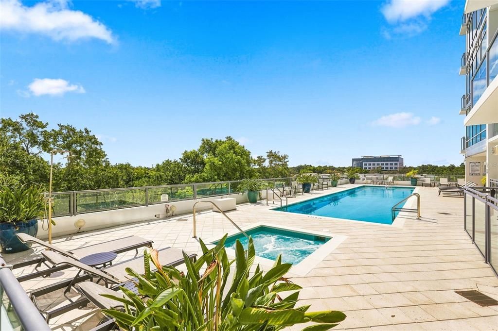 For Sale: $235,000 (1 beds, 1 baths, 644 Square Feet)