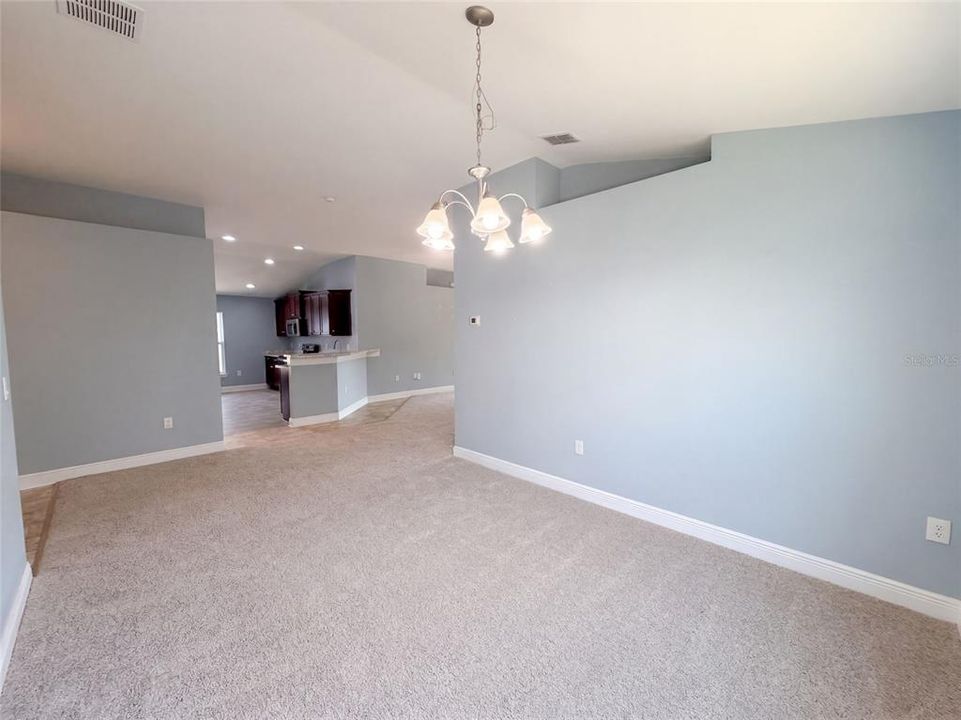 For Sale: $322,000 (4 beds, 2 baths, 1820 Square Feet)
