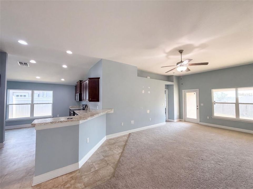 For Sale: $322,000 (4 beds, 2 baths, 1820 Square Feet)
