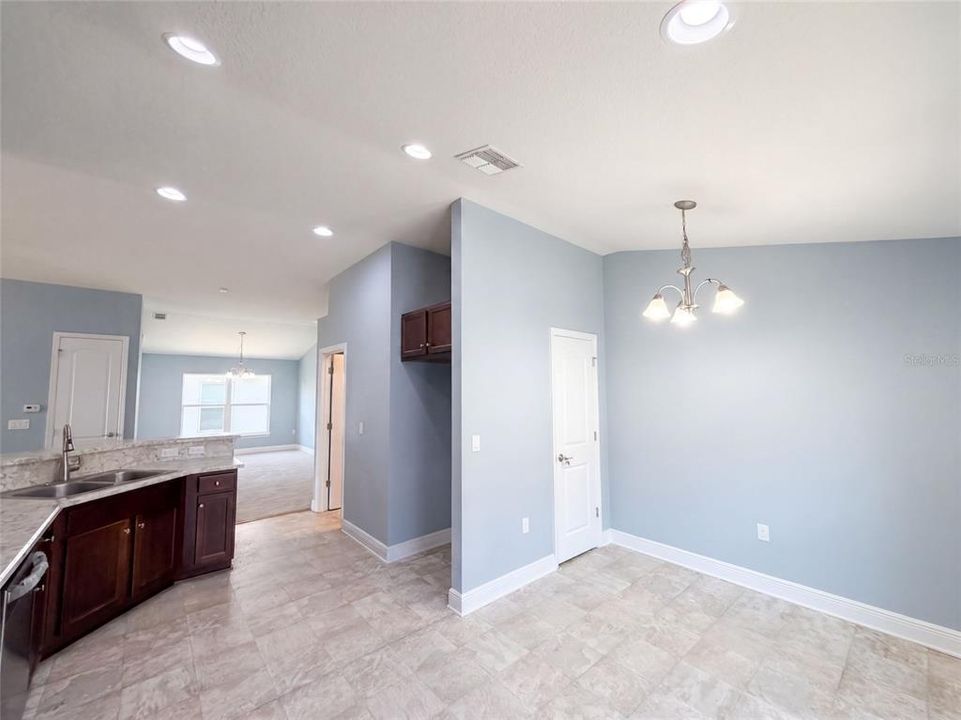 For Sale: $322,000 (4 beds, 2 baths, 1820 Square Feet)