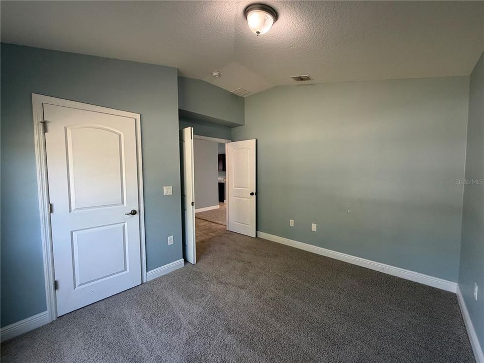 For Sale: $322,000 (4 beds, 2 baths, 1820 Square Feet)