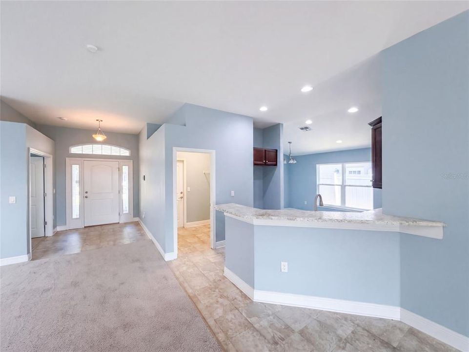 For Sale: $322,000 (4 beds, 2 baths, 1820 Square Feet)