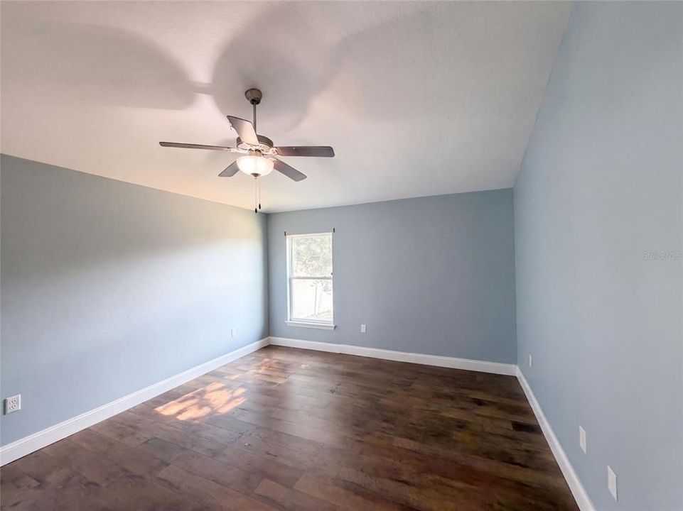 For Sale: $322,000 (4 beds, 2 baths, 1820 Square Feet)