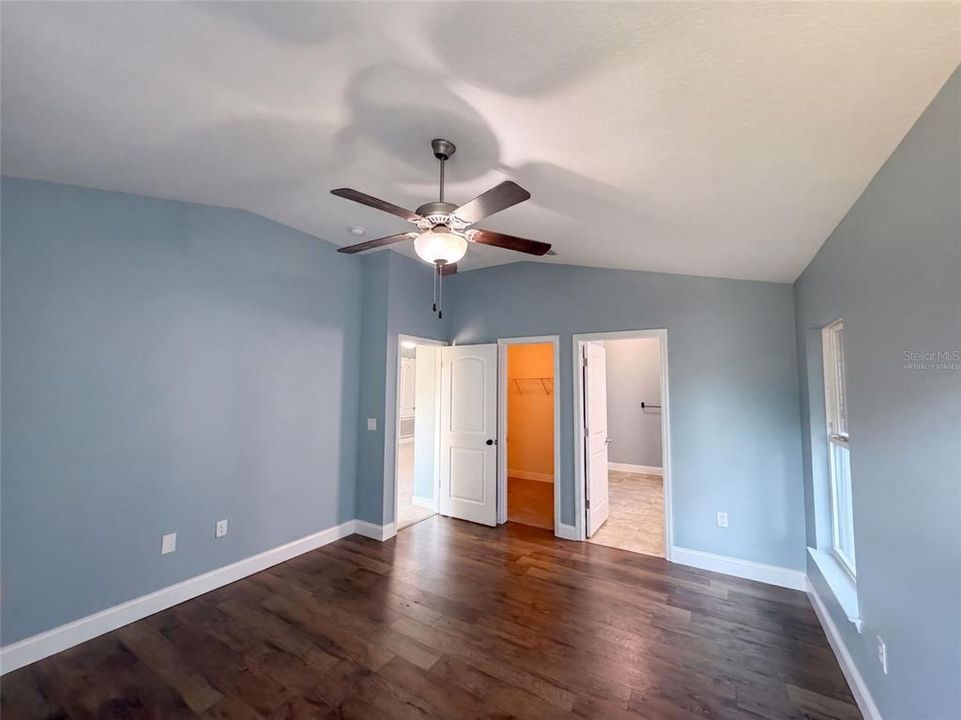 For Sale: $322,000 (4 beds, 2 baths, 1820 Square Feet)