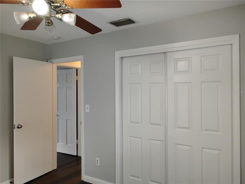 For Rent: $2,100 (2 beds, 1 baths, 932 Square Feet)