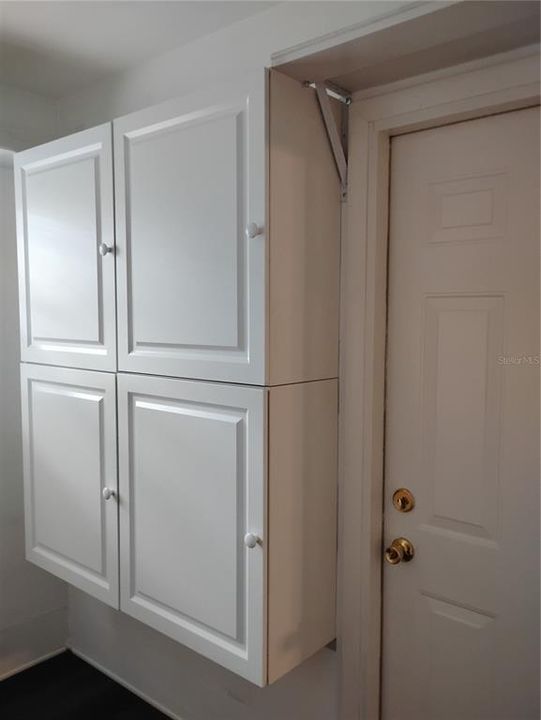For Rent: $2,100 (2 beds, 1 baths, 932 Square Feet)
