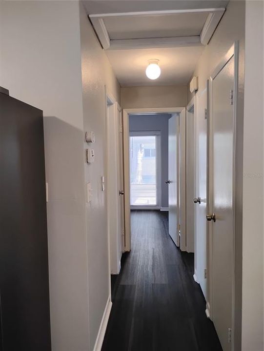 For Rent: $2,100 (2 beds, 1 baths, 932 Square Feet)