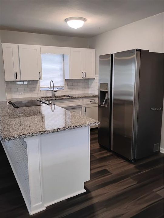 For Rent: $2,100 (2 beds, 1 baths, 932 Square Feet)
