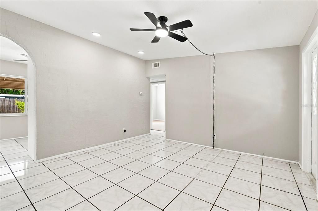 En Venta: $265,000 (3 camas, 1 baños, 1015 Pies cuadrados)