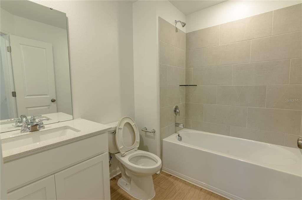 For Rent: $2,200 (3 beds, 2 baths, 1823 Square Feet)