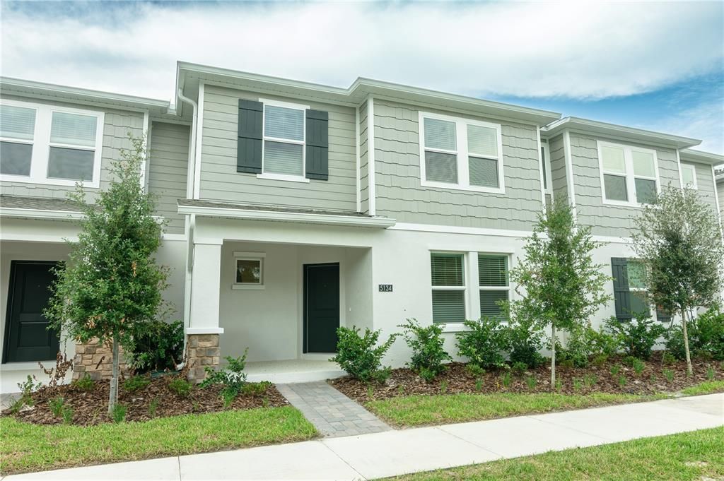 For Rent: $2,200 (3 beds, 2 baths, 1823 Square Feet)