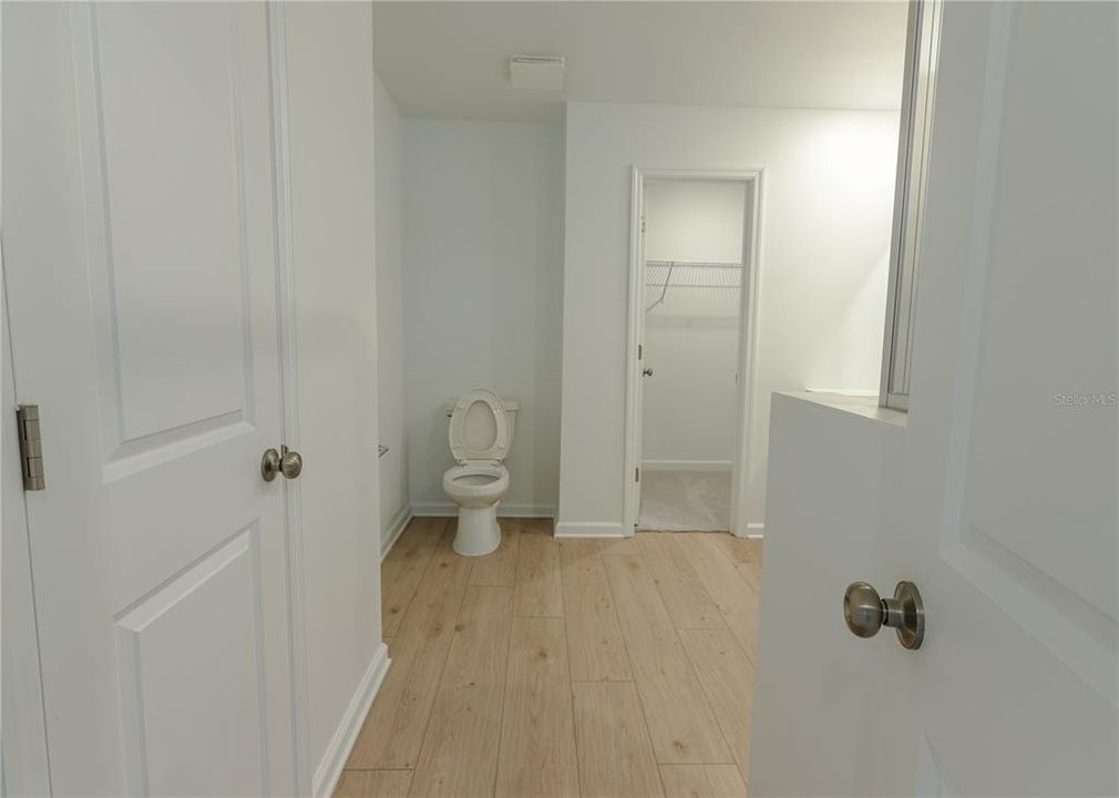 For Rent: $2,200 (3 beds, 2 baths, 1823 Square Feet)