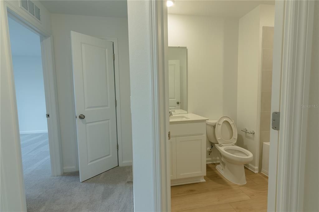 For Rent: $2,200 (3 beds, 2 baths, 1823 Square Feet)