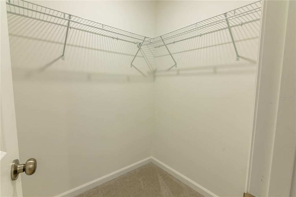 For Rent: $2,200 (3 beds, 2 baths, 1823 Square Feet)