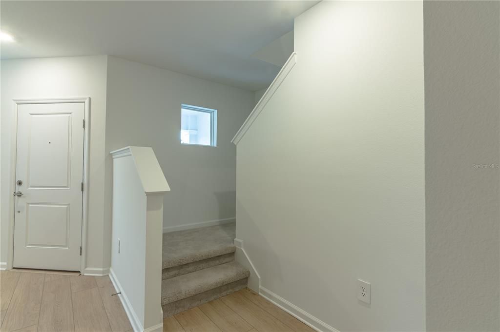 For Rent: $2,200 (3 beds, 2 baths, 1823 Square Feet)