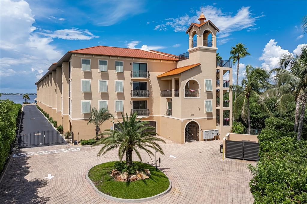 En Venta: $349,500 (3 camas, 2 baños, 1647 Pies cuadrados)