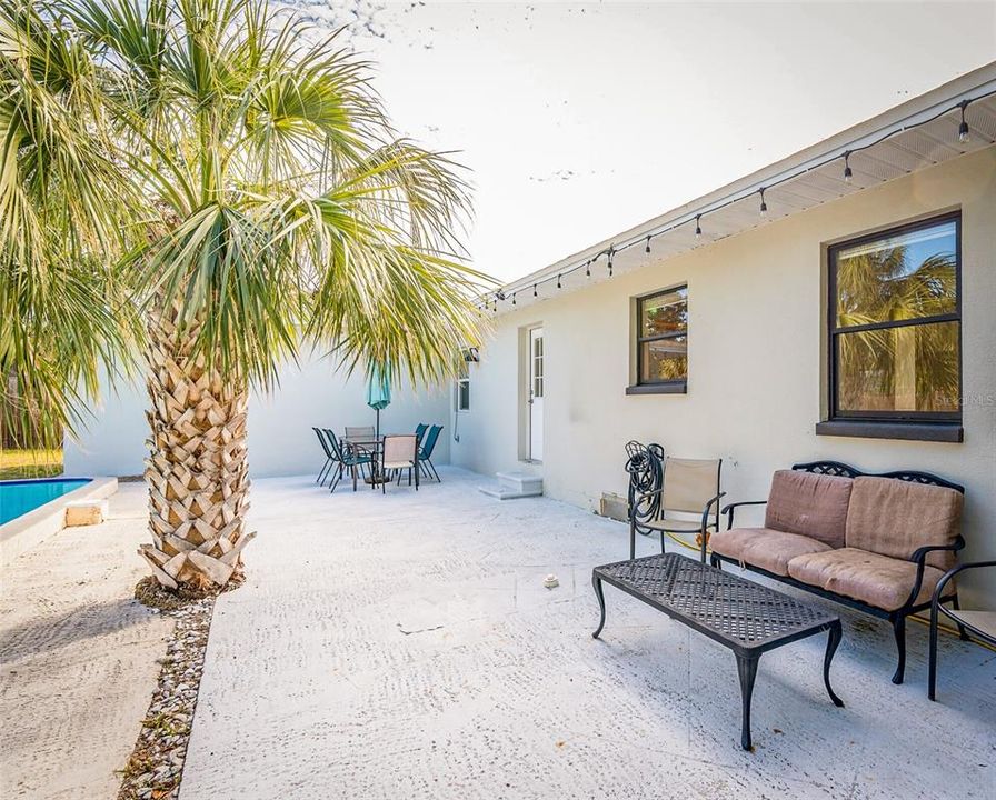 En Venta: $469,000 (4 camas, 2 baños, 1689 Pies cuadrados)