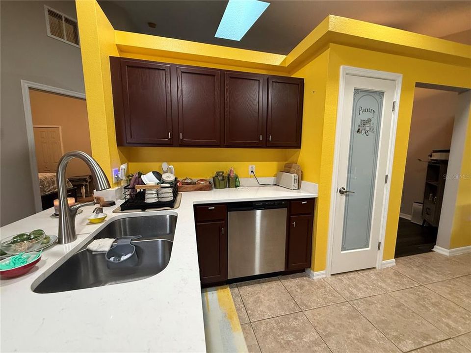 For Sale: $449,000 (3 beds, 2 baths, 1486 Square Feet)
