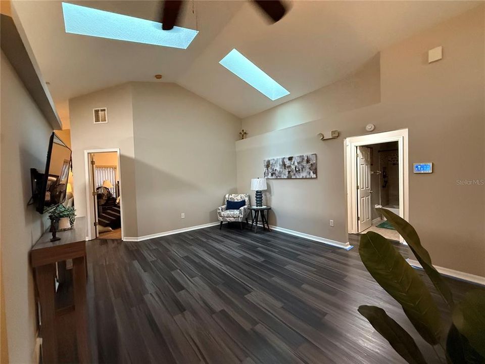 For Sale: $449,000 (3 beds, 2 baths, 1486 Square Feet)