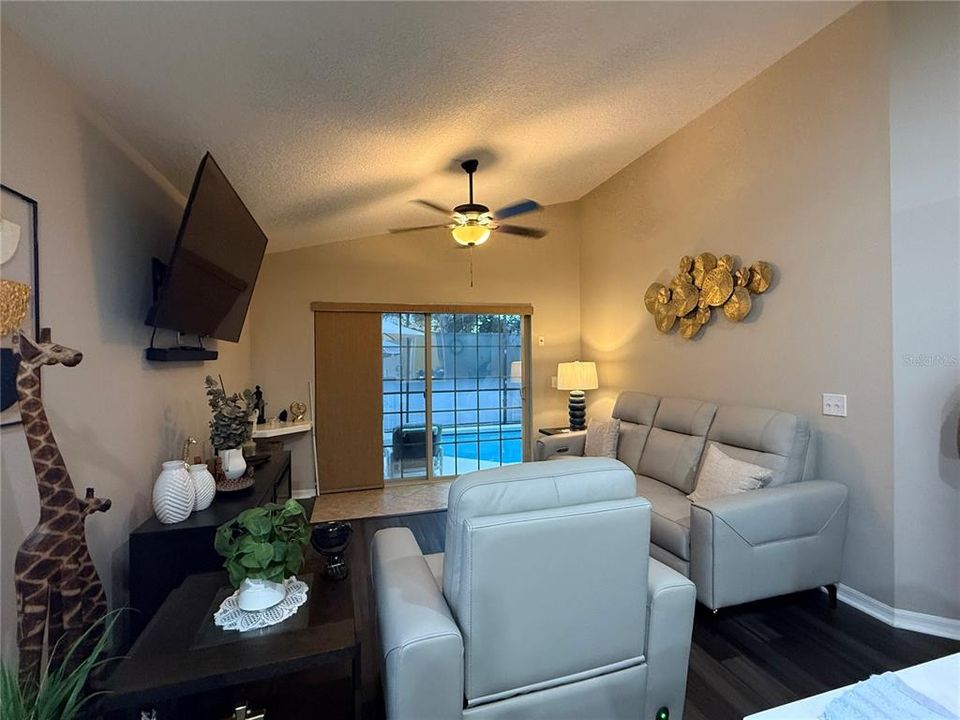 For Sale: $449,000 (3 beds, 2 baths, 1486 Square Feet)
