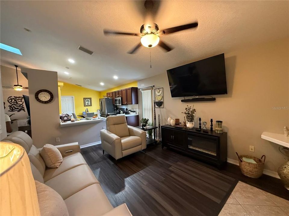 For Sale: $449,000 (3 beds, 2 baths, 1486 Square Feet)