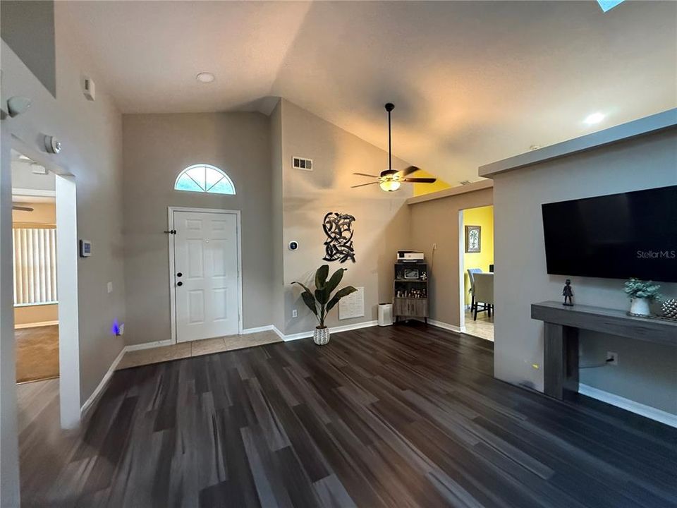 For Sale: $449,000 (3 beds, 2 baths, 1486 Square Feet)