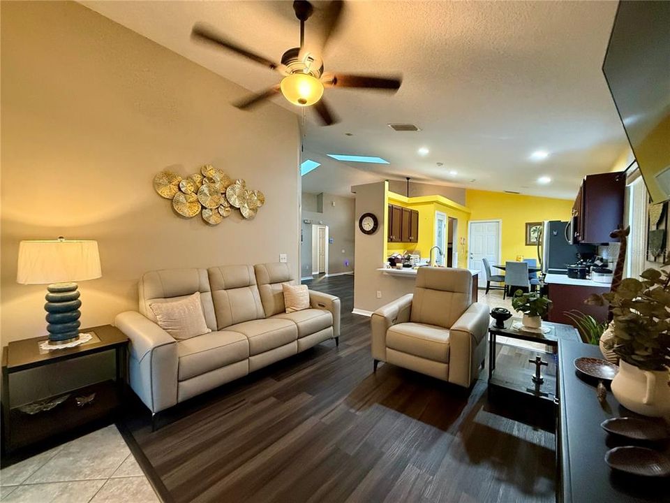 For Sale: $449,000 (3 beds, 2 baths, 1486 Square Feet)
