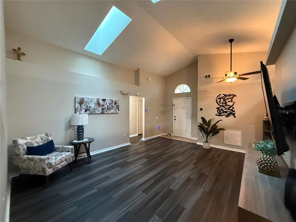 For Sale: $449,000 (3 beds, 2 baths, 1486 Square Feet)