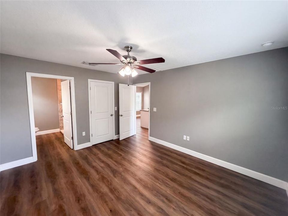 For Sale: $287,000 (3 beds, 2 baths, 1243 Square Feet)