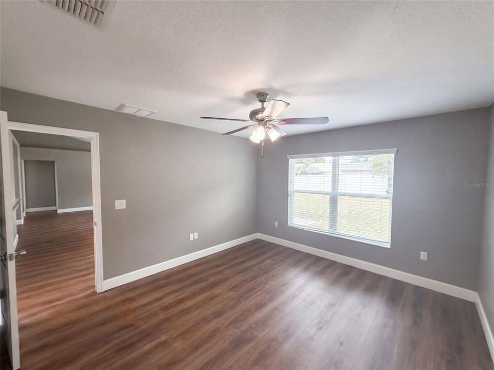 For Sale: $287,000 (3 beds, 2 baths, 1243 Square Feet)