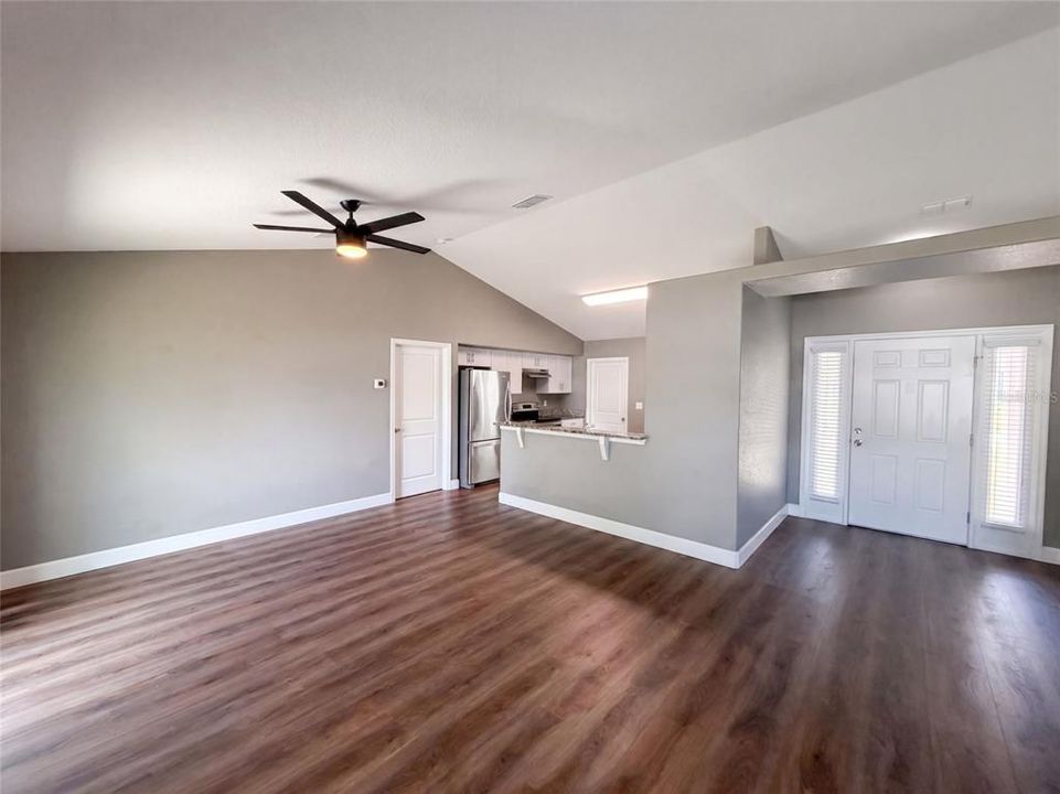 For Sale: $287,000 (3 beds, 2 baths, 1243 Square Feet)