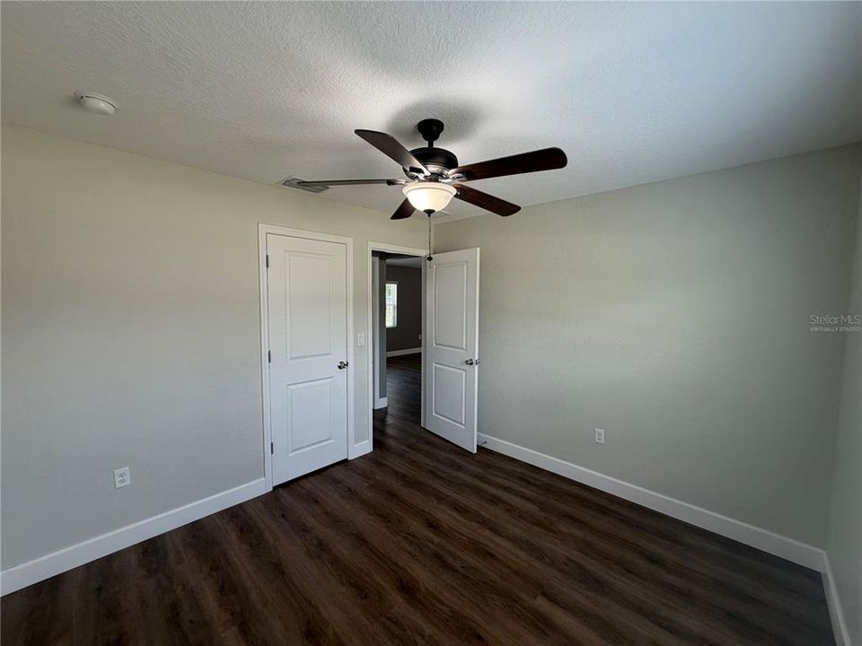 For Sale: $287,000 (3 beds, 2 baths, 1243 Square Feet)