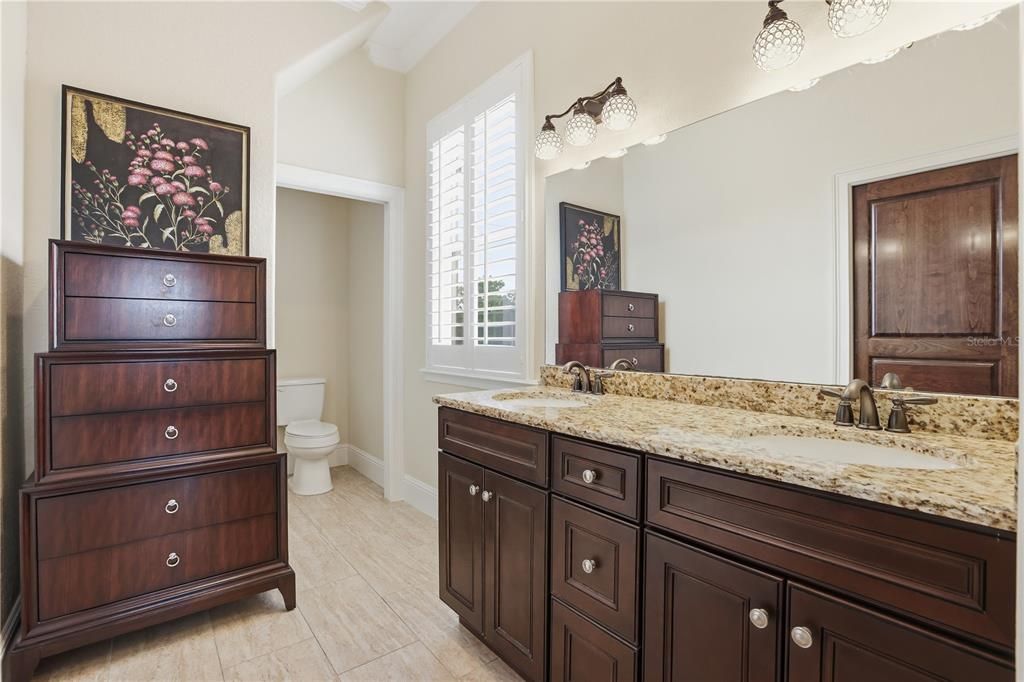 For Sale: $1,199,000 (4 beds, 4 baths, 5580 Square Feet)