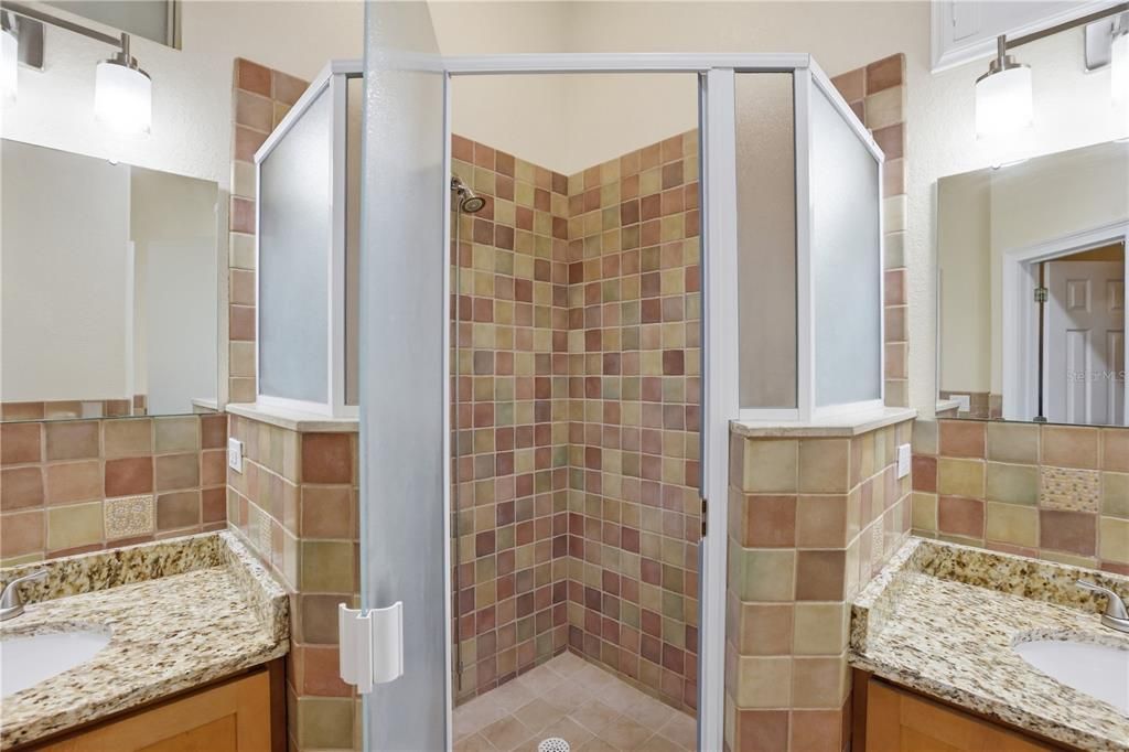 For Sale: $1,199,000 (4 beds, 4 baths, 5580 Square Feet)