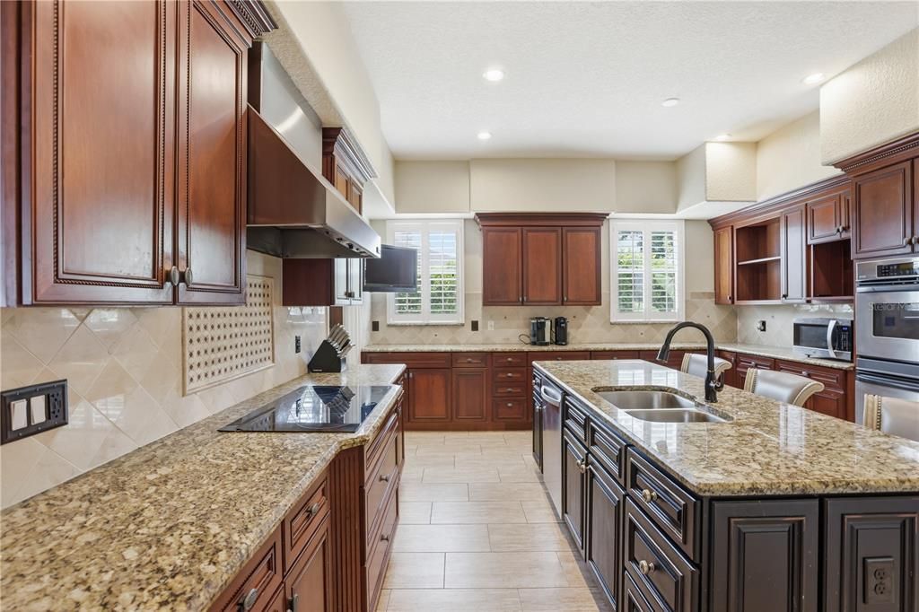 For Sale: $1,199,000 (4 beds, 4 baths, 5580 Square Feet)