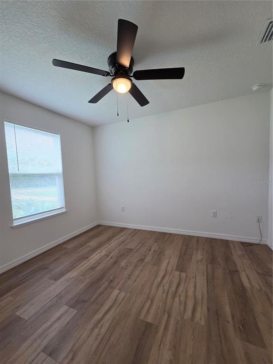 For Sale: $223,000 (3 beds, 2 baths, 1096 Square Feet)