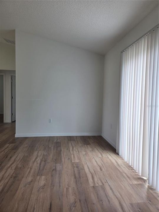 For Sale: $223,000 (3 beds, 2 baths, 1096 Square Feet)
