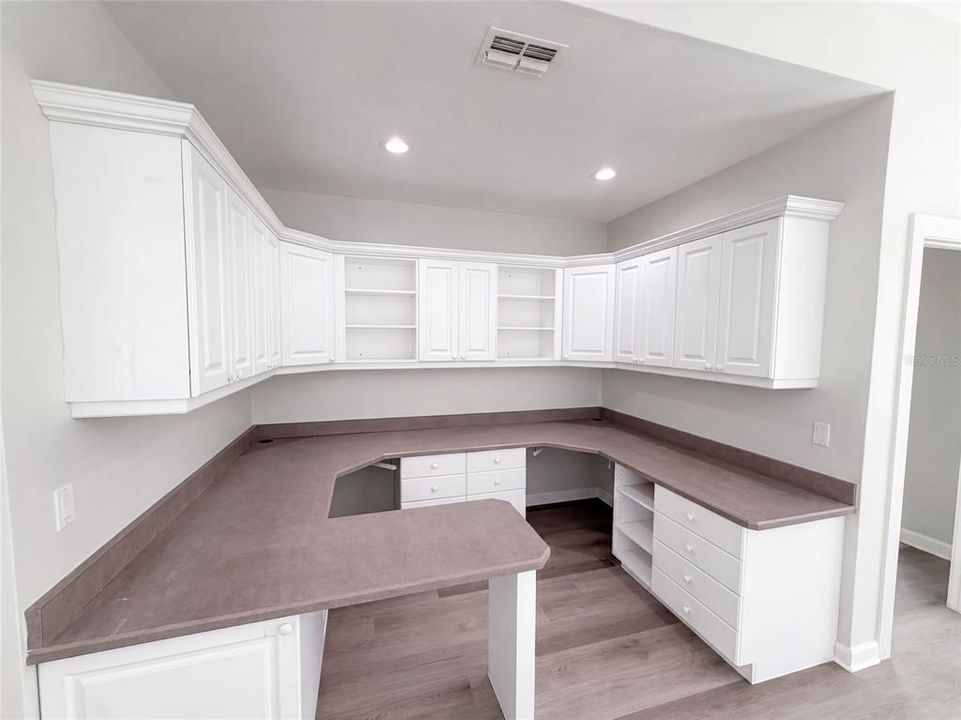 En Venta: $697,000 (5 camas, 3 baños, 4274 Pies cuadrados)