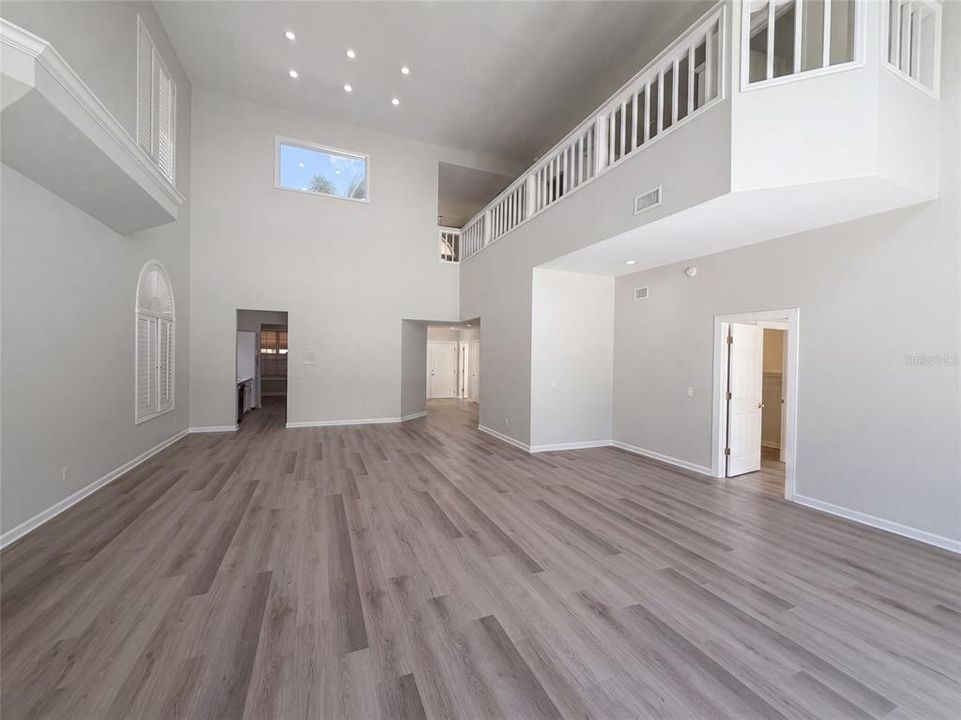 En Venta: $697,000 (5 camas, 3 baños, 4274 Pies cuadrados)