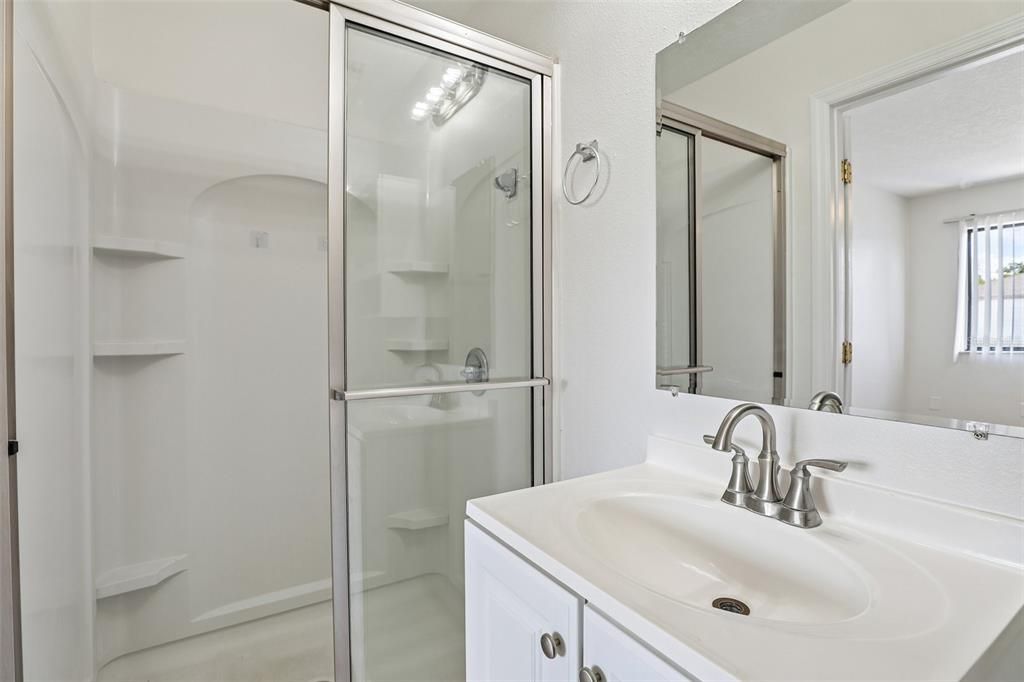 En Venta: $245,000 (2 camas, 2 baños, 976 Pies cuadrados)