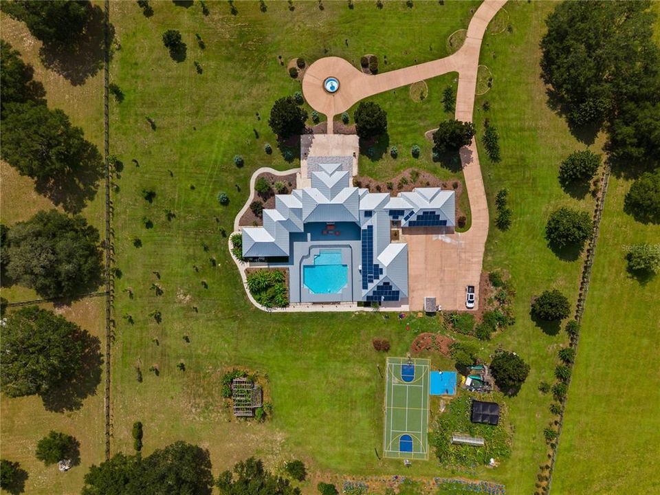 For Sale: $2,600,000 (7 beds, 6 baths, 6734 Square Feet)