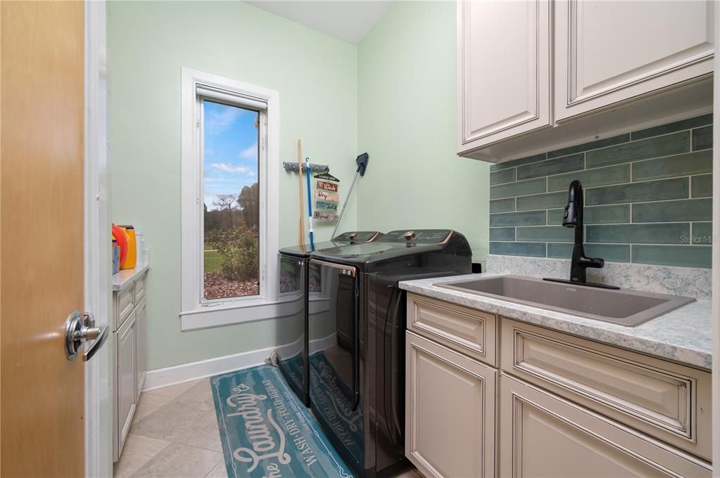 For Sale: $2,600,000 (7 beds, 6 baths, 6734 Square Feet)